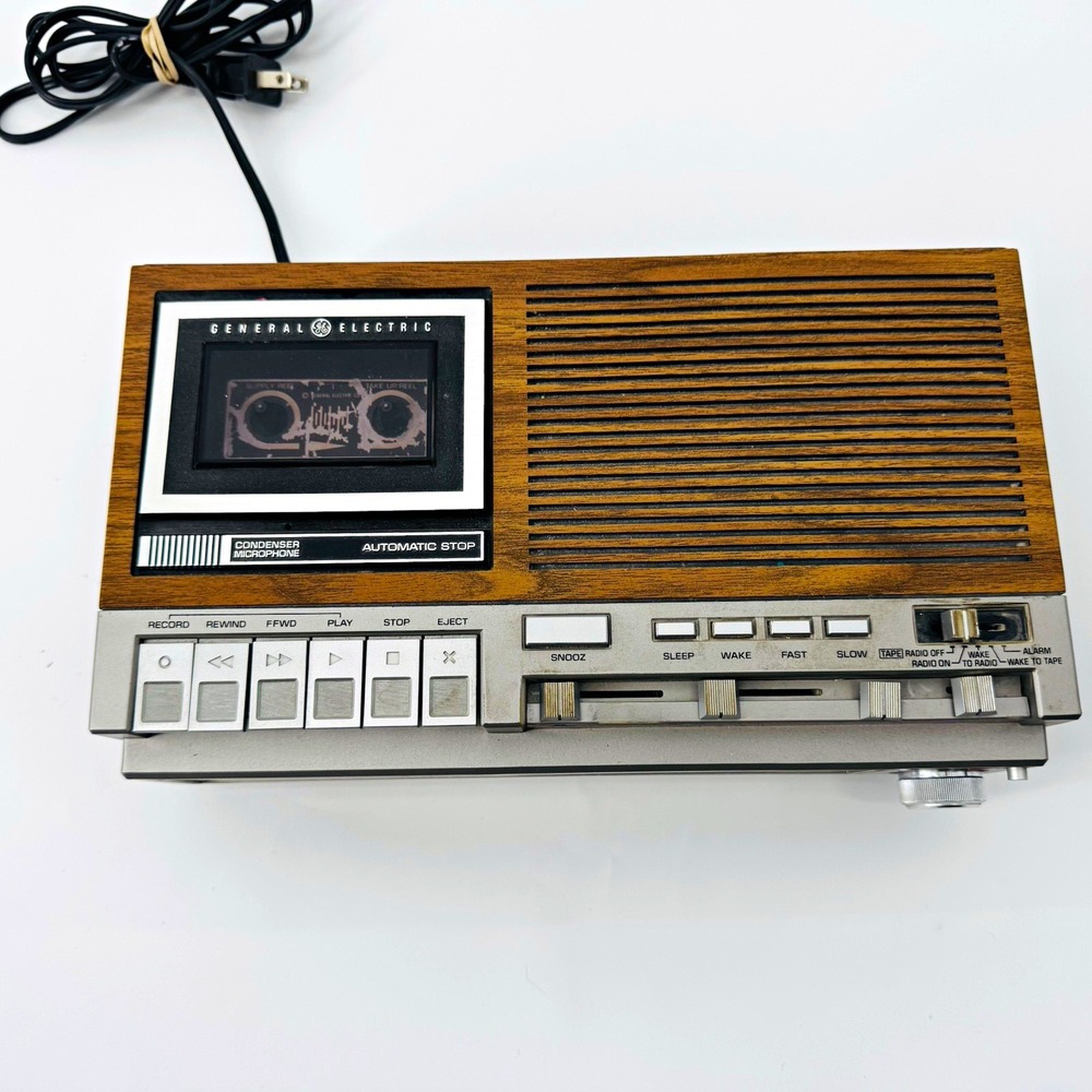General Electric 7-4975B Vintage Analog Clock Radio AM/FM Cassette Walnut